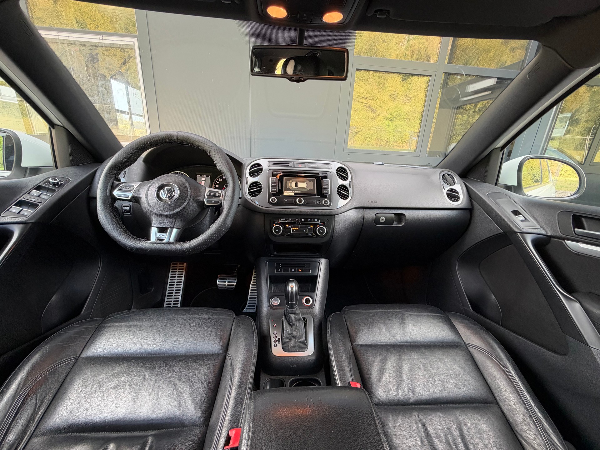 VW Tiguan 2.0 TSI R-Line Design 4Motion DSG-image-11