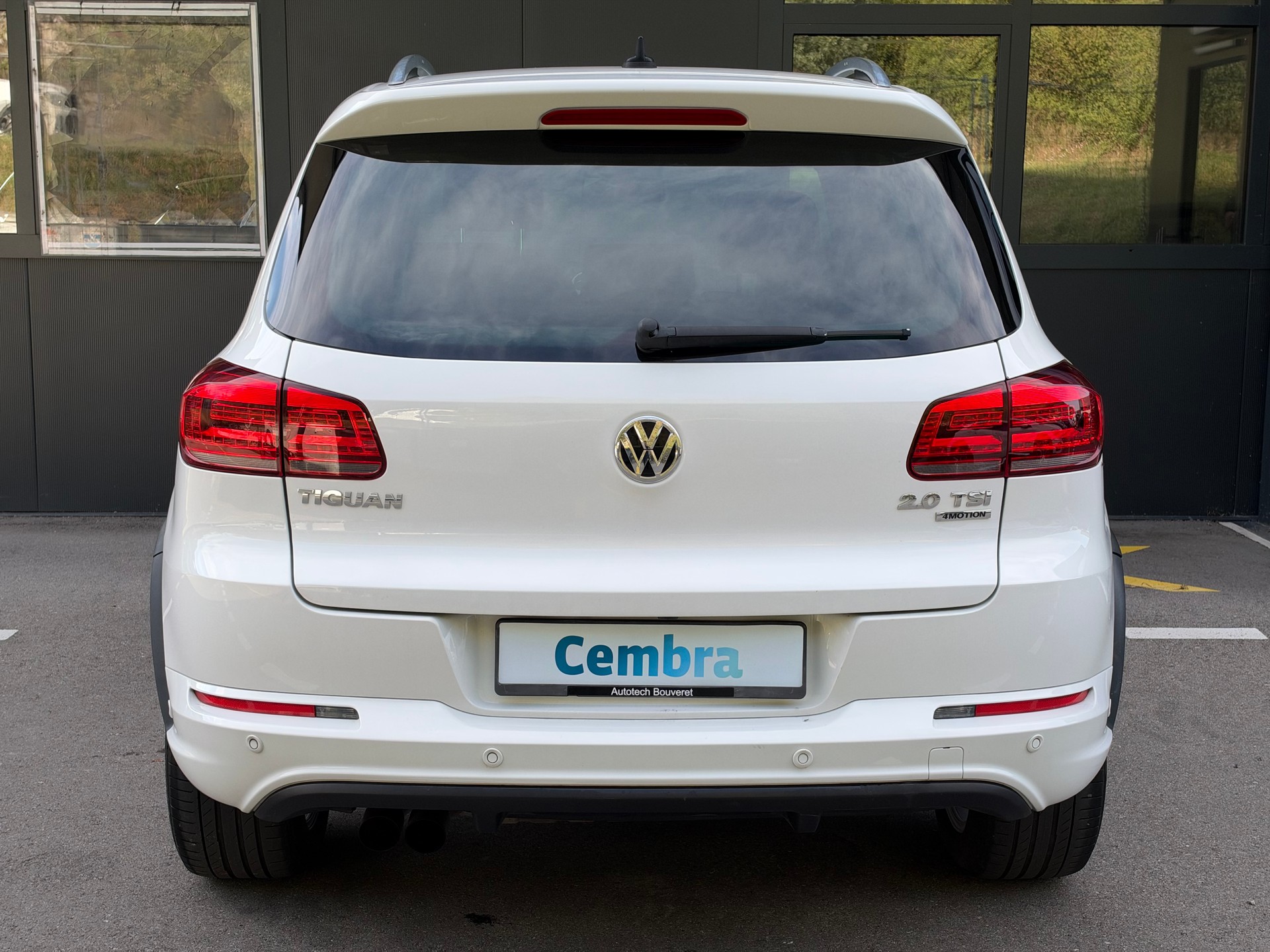 VW Tiguan 2.0 TSI R-Line Design 4Motion DSG-image-5