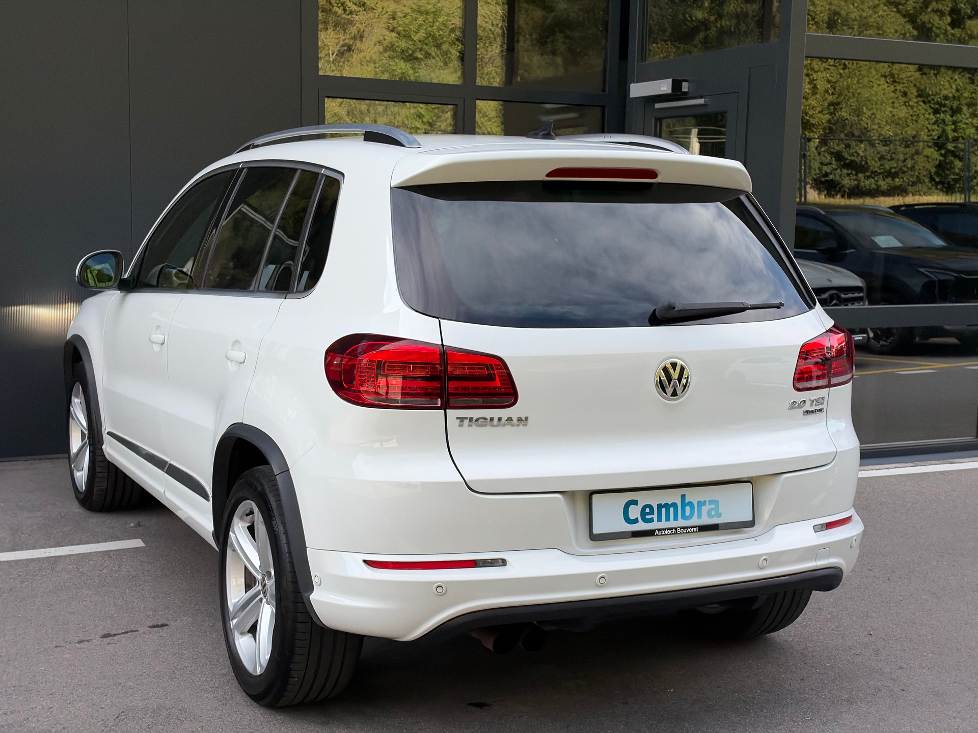 VW Tiguan 2.0 TSI R-Line Design 4Motion DSG-image-3