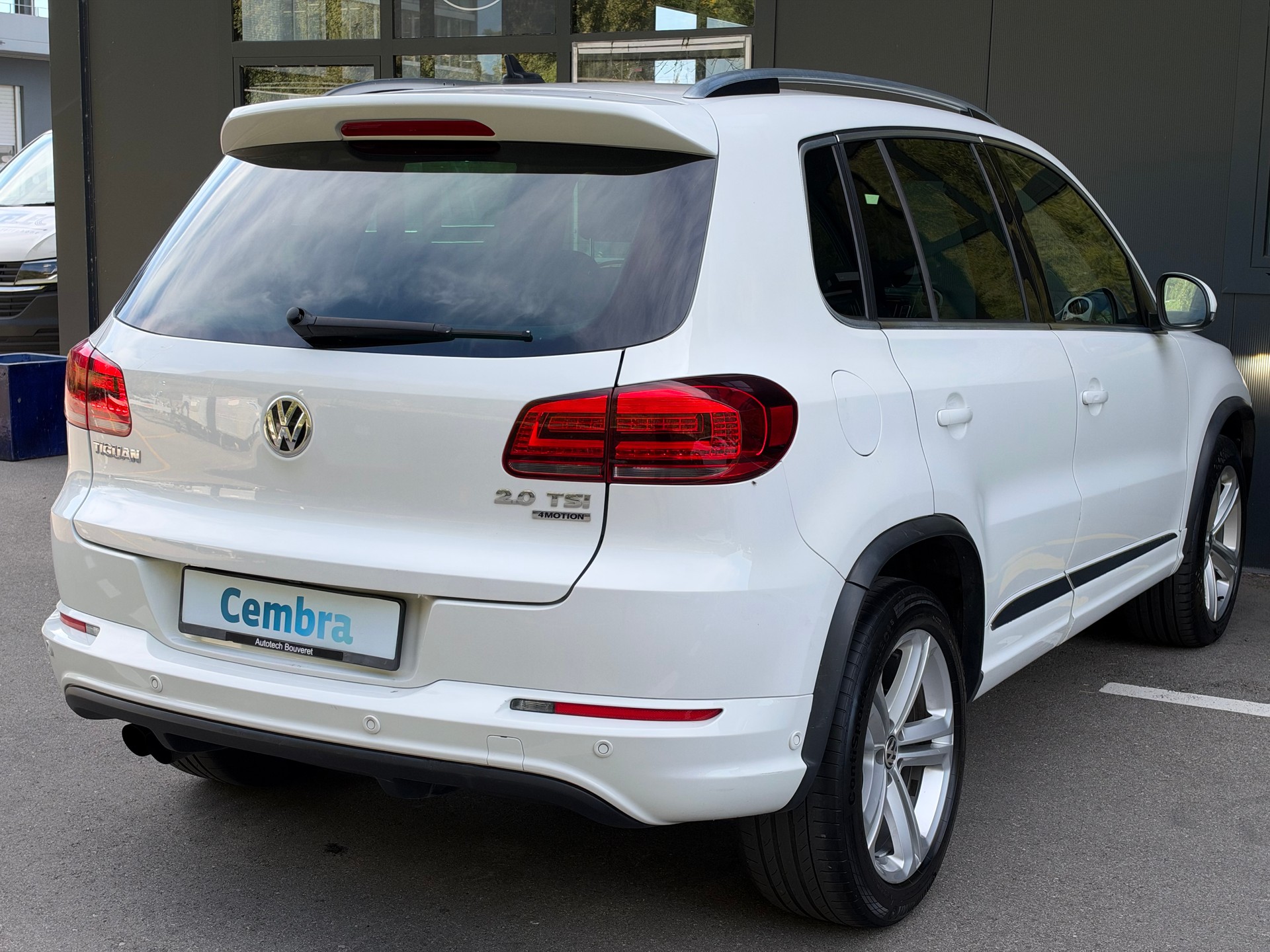 VW Tiguan 2.0 TSI R-Line Design 4Motion DSG-image-4
