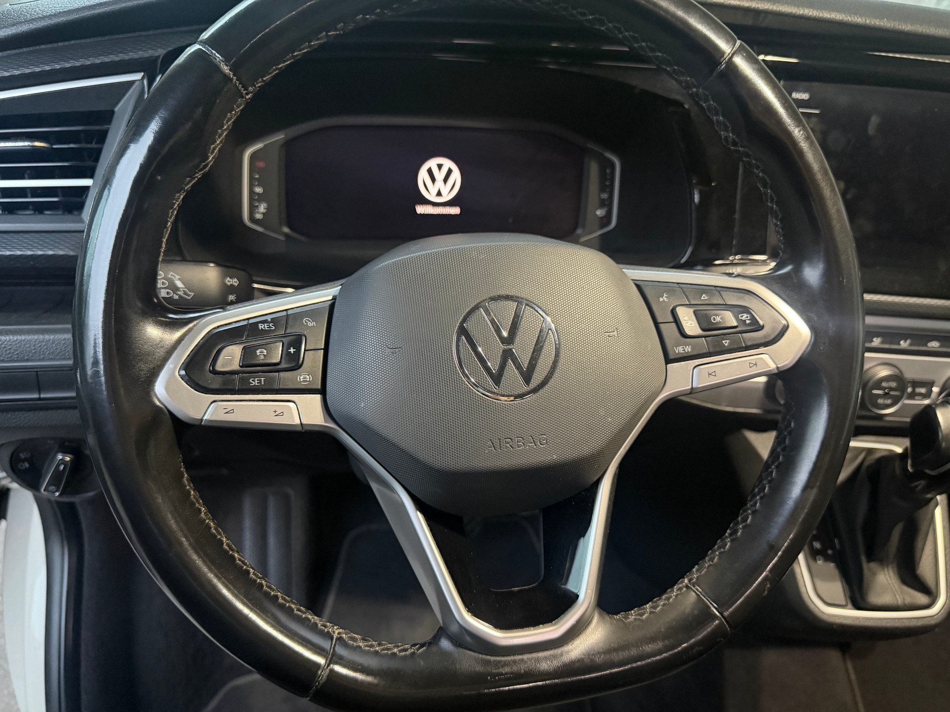 VW T6.1 Multivan 2.0 TDI Trendline Liberty 4Motion DSG-image-12