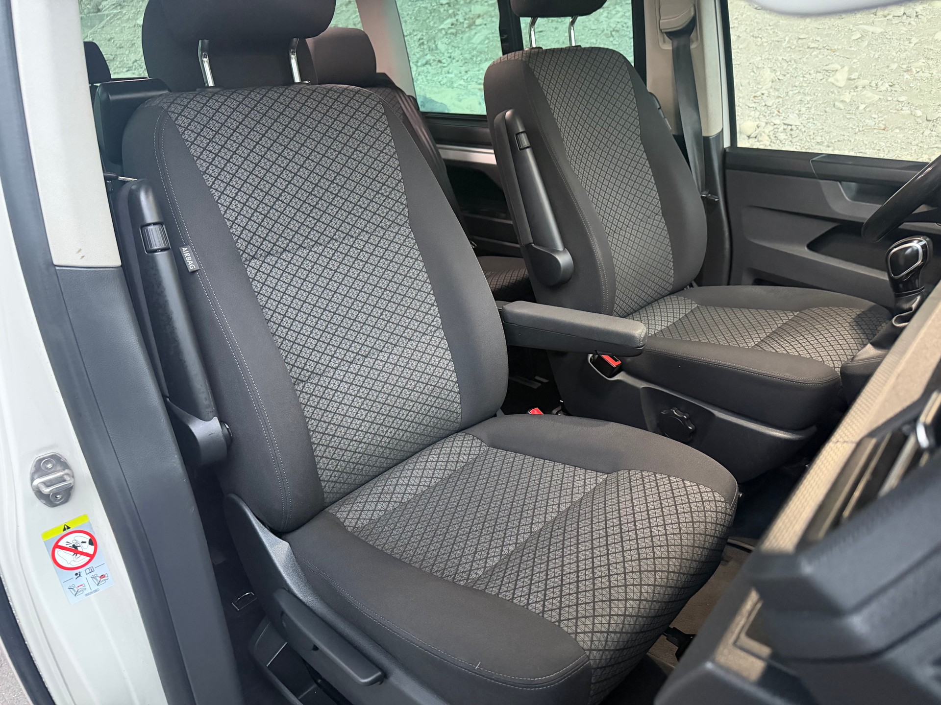 VW T6.1 Multivan 2.0 TDI Trendline Liberty 4Motion DSG-image-9