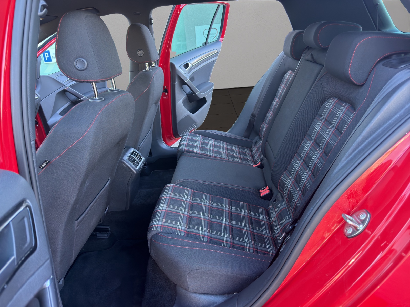 VW Golf 2.0 TSI GTI Performance-image-11