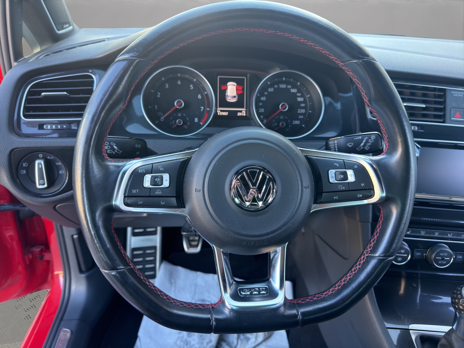 VW Golf 2.0 TSI GTI Performance-image-8