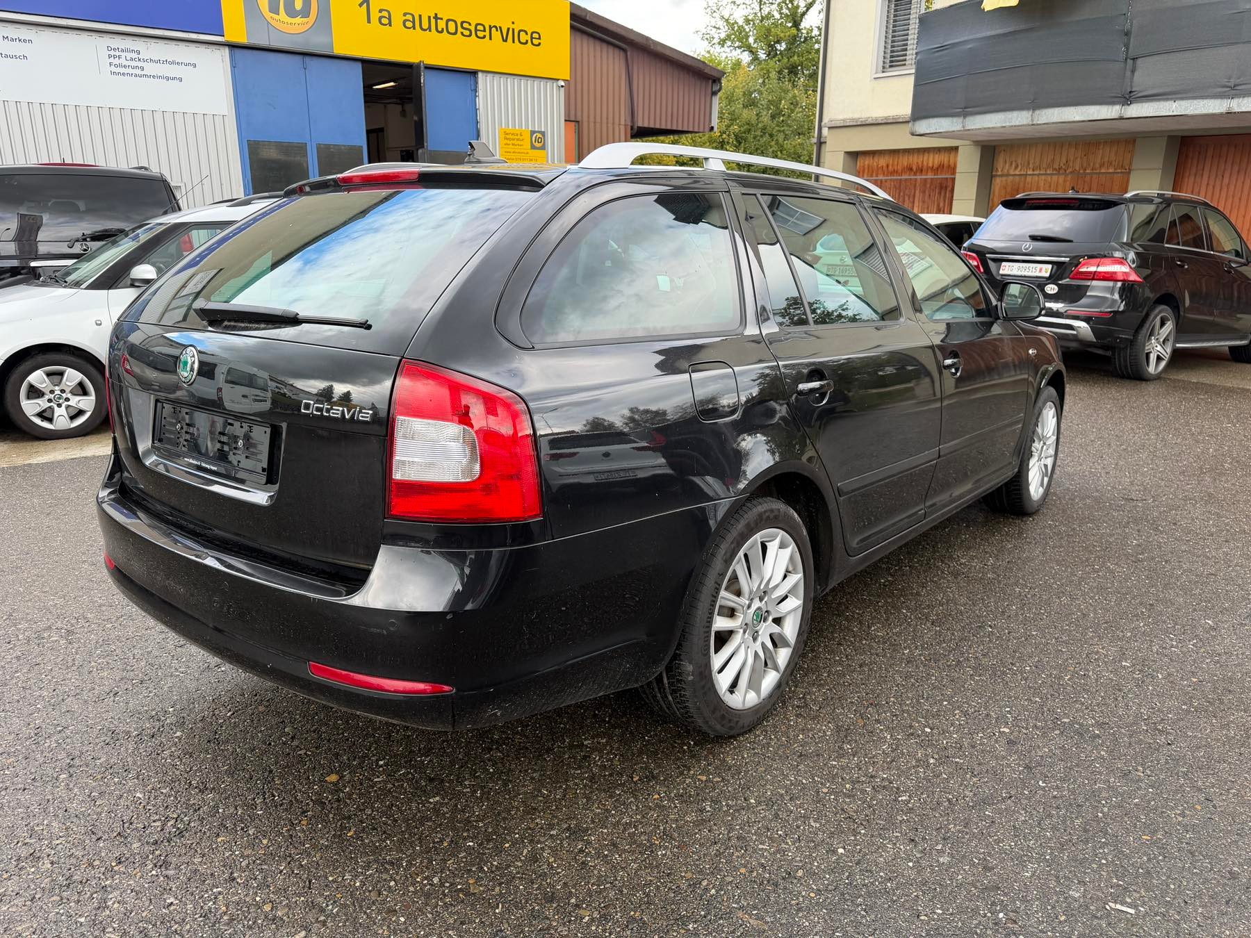 SKODA Octavia Combi 1.8 TSI Laurin & Klement-image-3