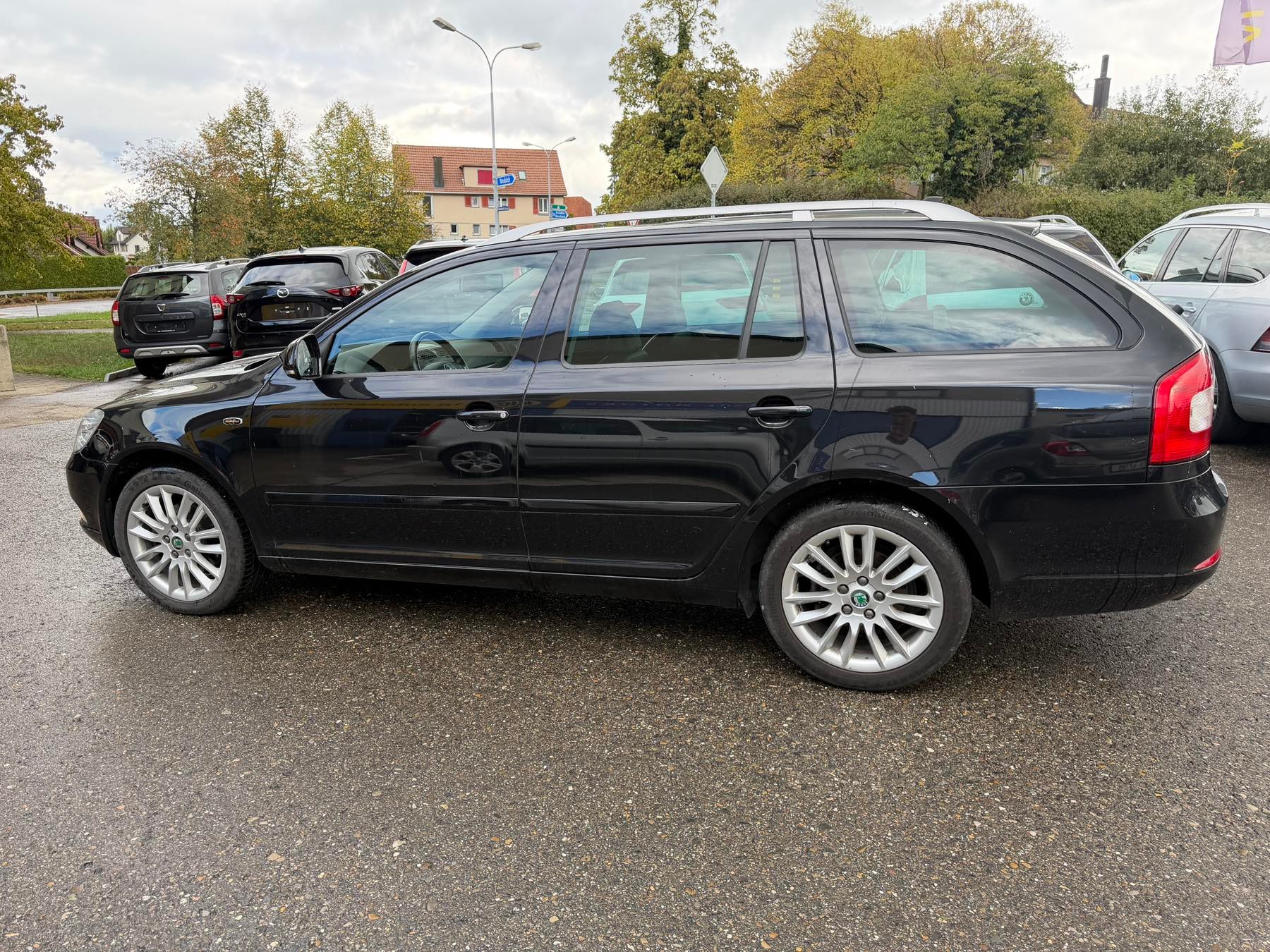 SKODA Octavia Combi 1.8 TSI Laurin & Klement-image-4
