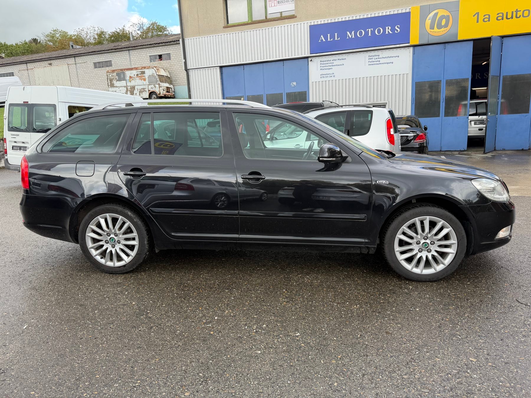 SKODA Octavia Combi 1.8 TSI Laurin & Klement-image-2