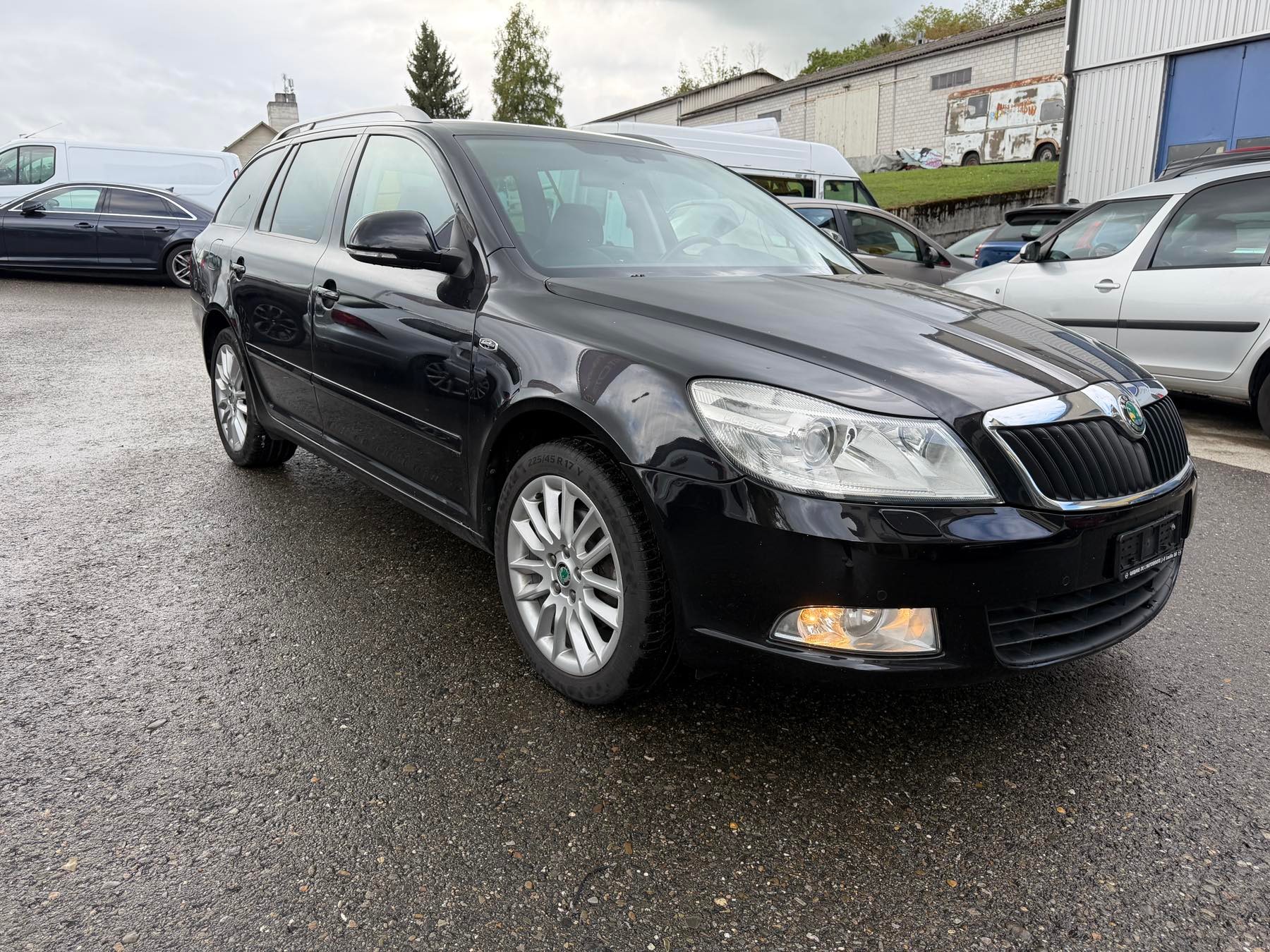 SKODA Octavia Combi 1.8 TSI Laurin & Klement-image-1