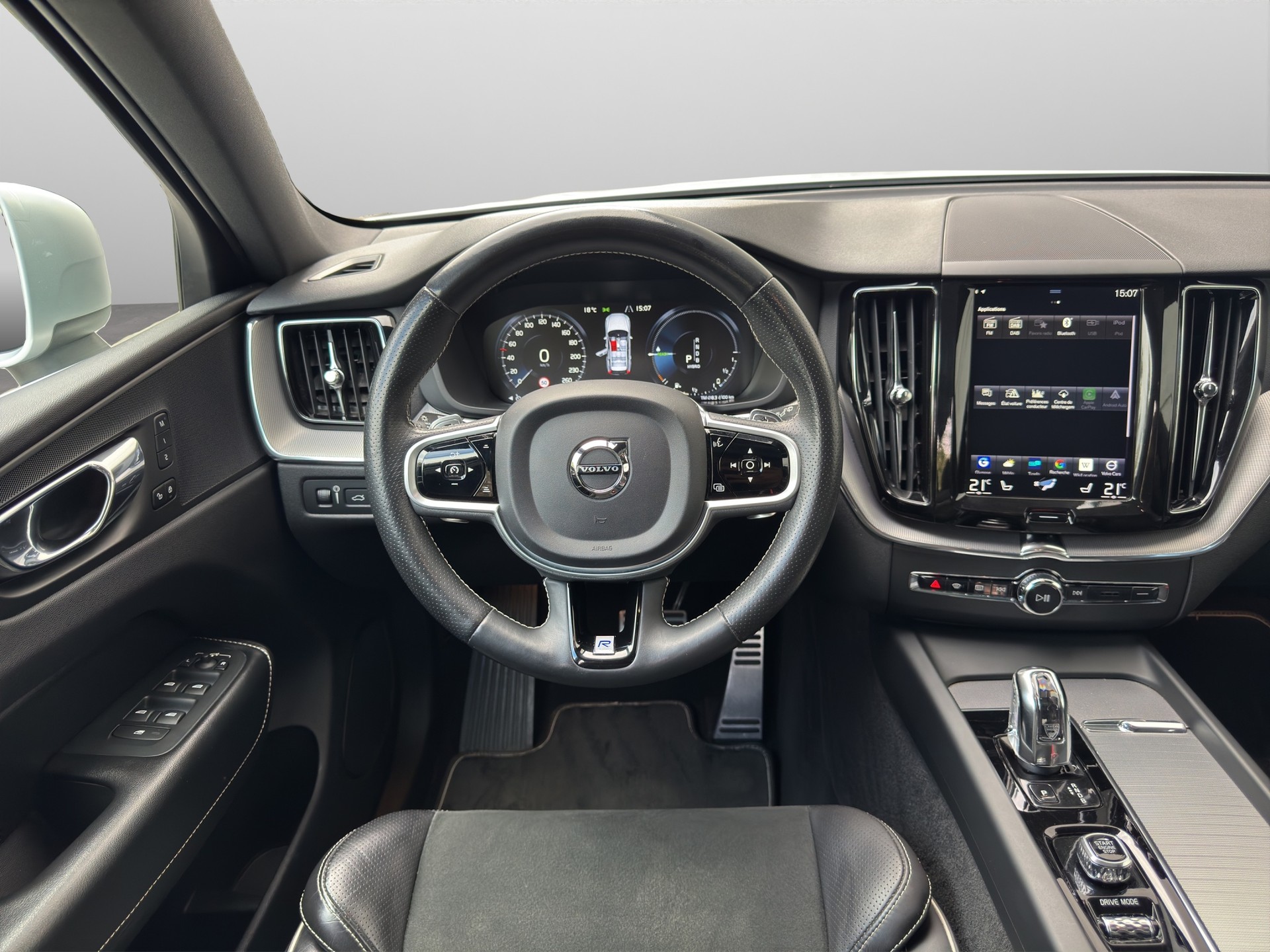 VOLVO XC60 T8 eAWD R-Design Geartronic-image-5