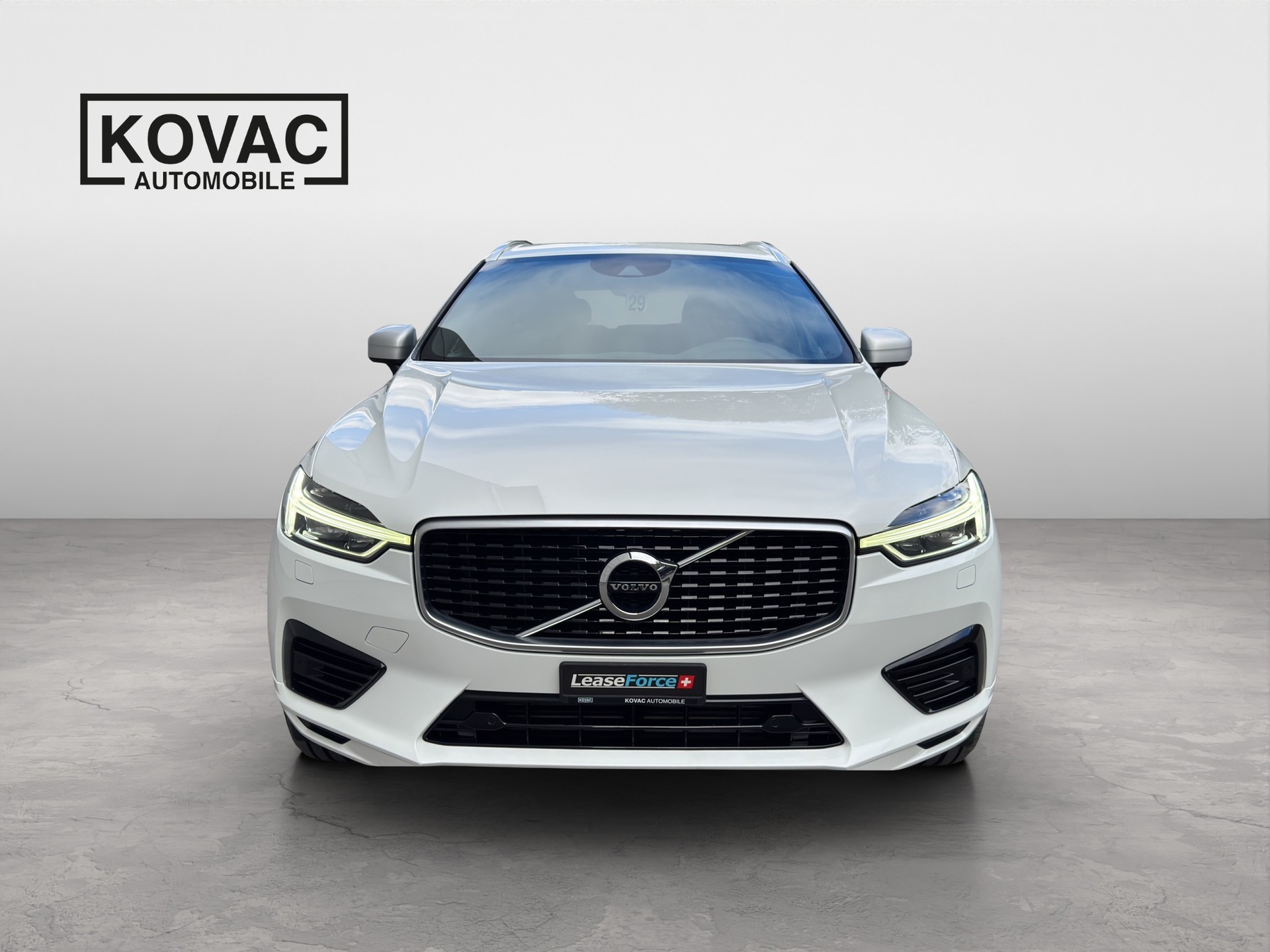 VOLVO XC60 T8 eAWD R-Design Geartronic-image-1