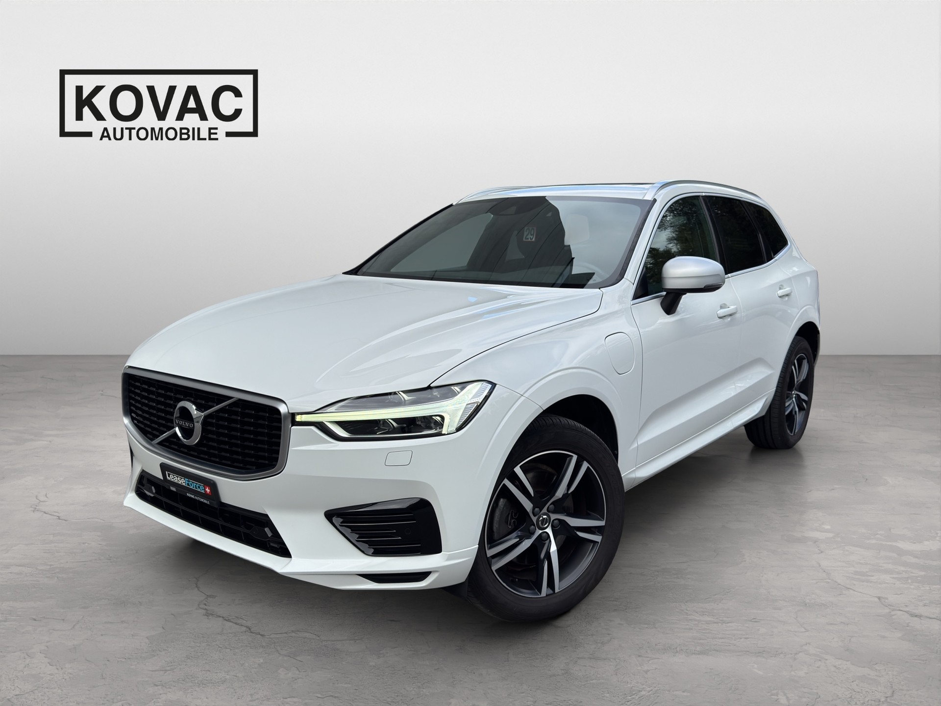 VOLVO XC60 T8 eAWD R-Design Geartronic-image-0