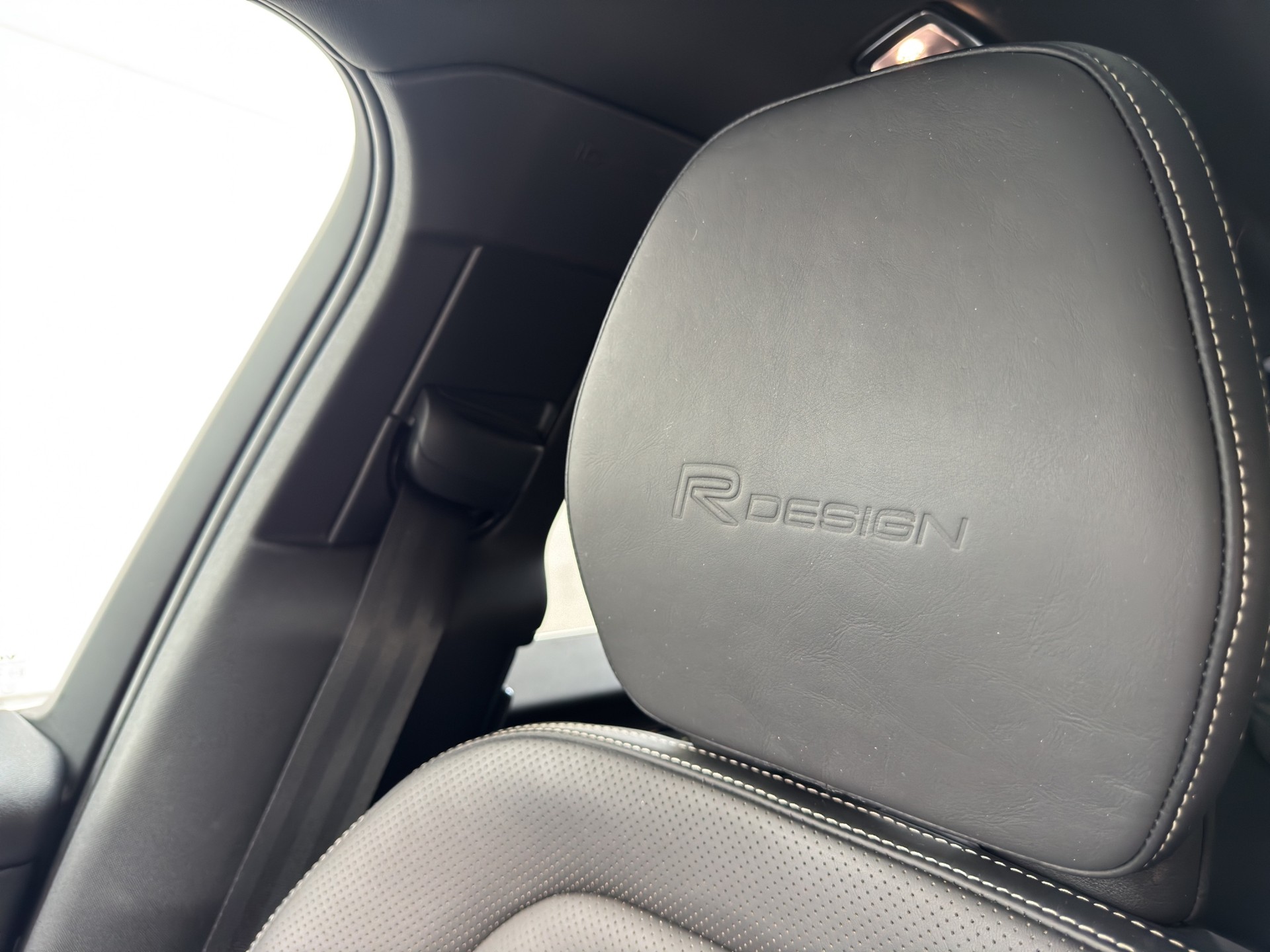 VOLVO XC60 T8 eAWD R-Design Geartronic-image-13