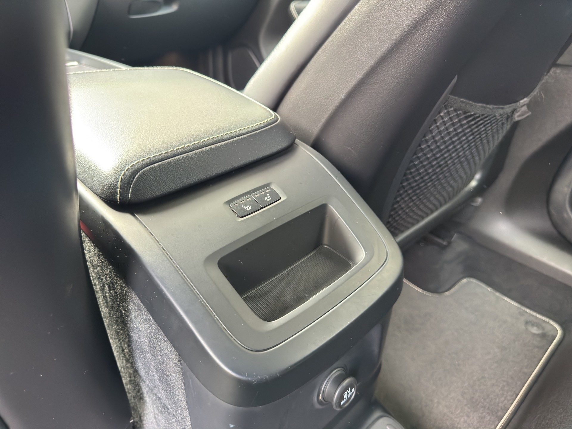 VOLVO XC60 T8 eAWD R-Design Geartronic-image-12