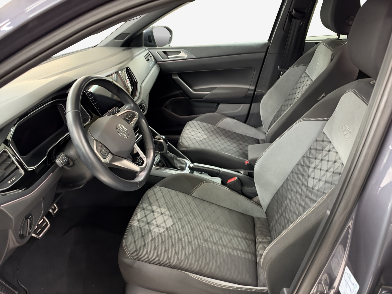 VW Taigo 1.0 TSI R-Line DSG-image-7