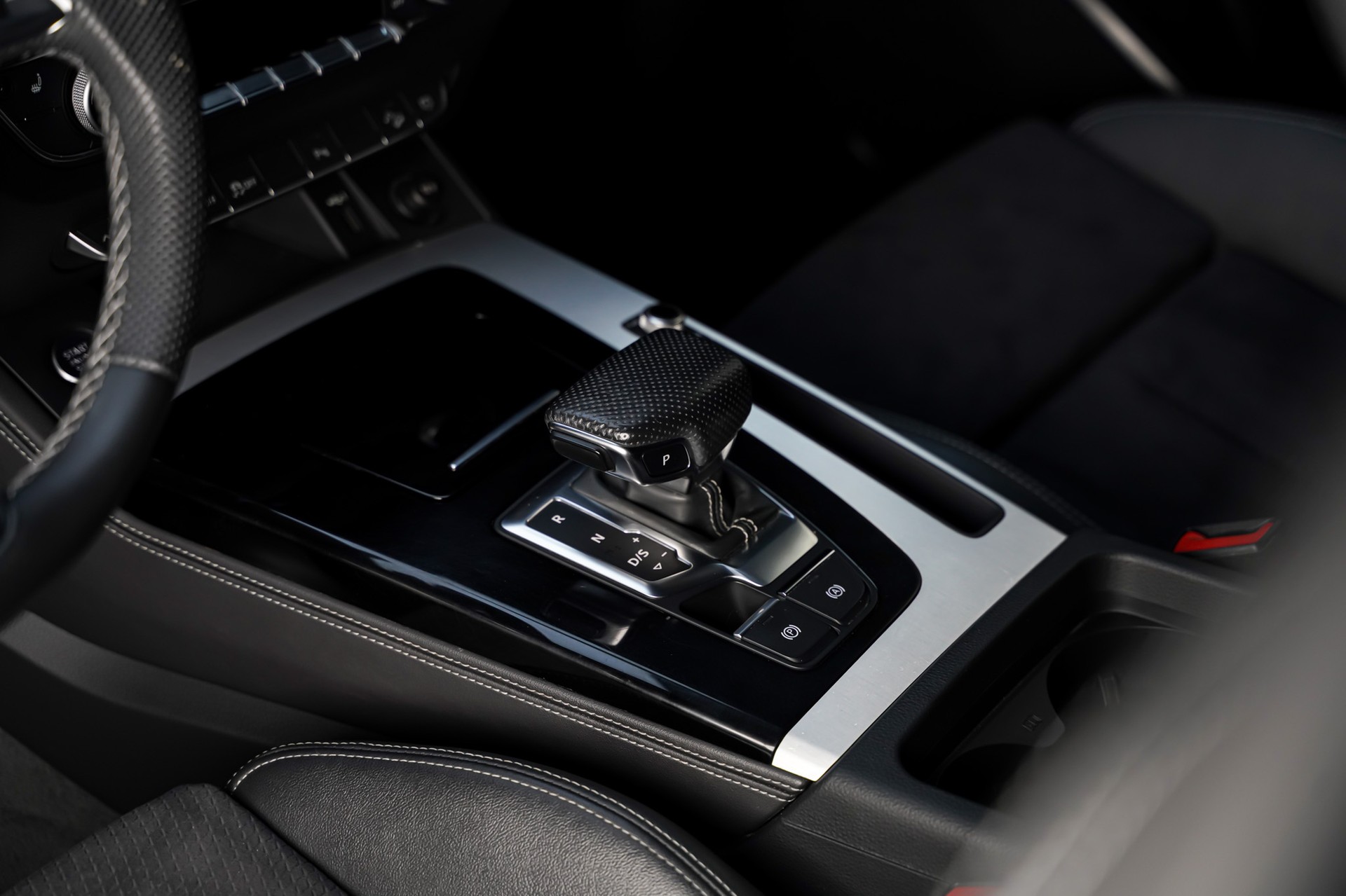 AUDI Q5 Sportback 40 TFSI S line quattro S-tronic-image-11