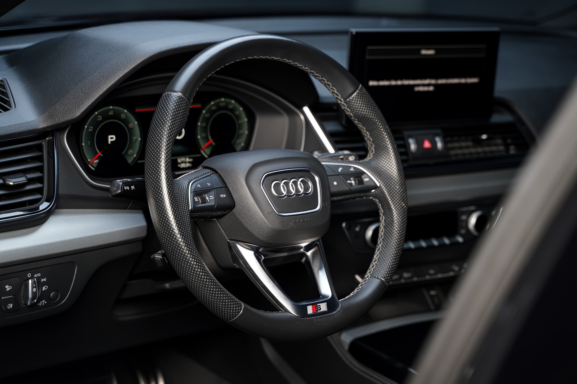 AUDI Q5 Sportback 40 TFSI S line quattro S-tronic-image-9