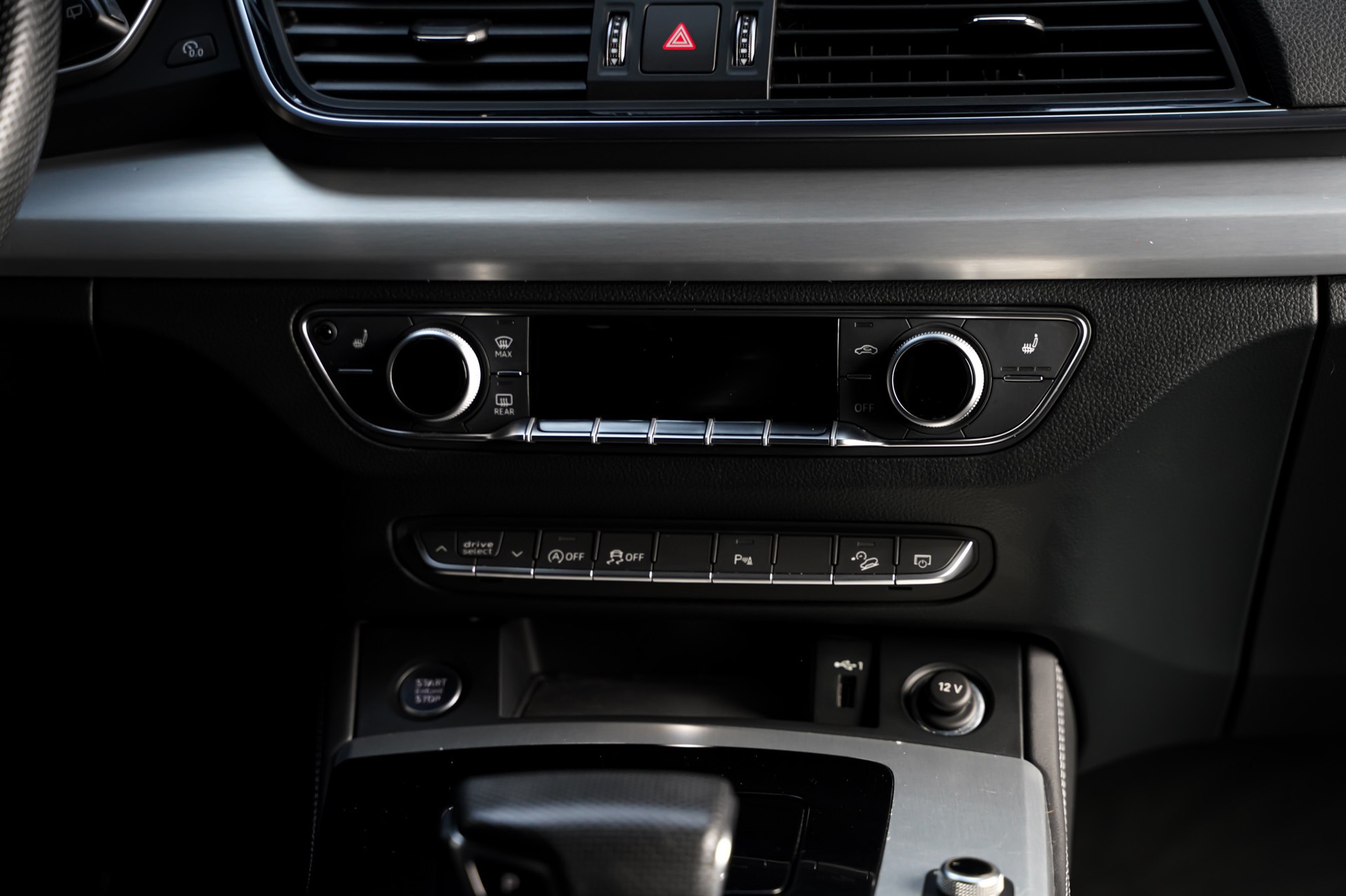 AUDI Q5 Sportback 40 TFSI S line quattro S-tronic-image-23