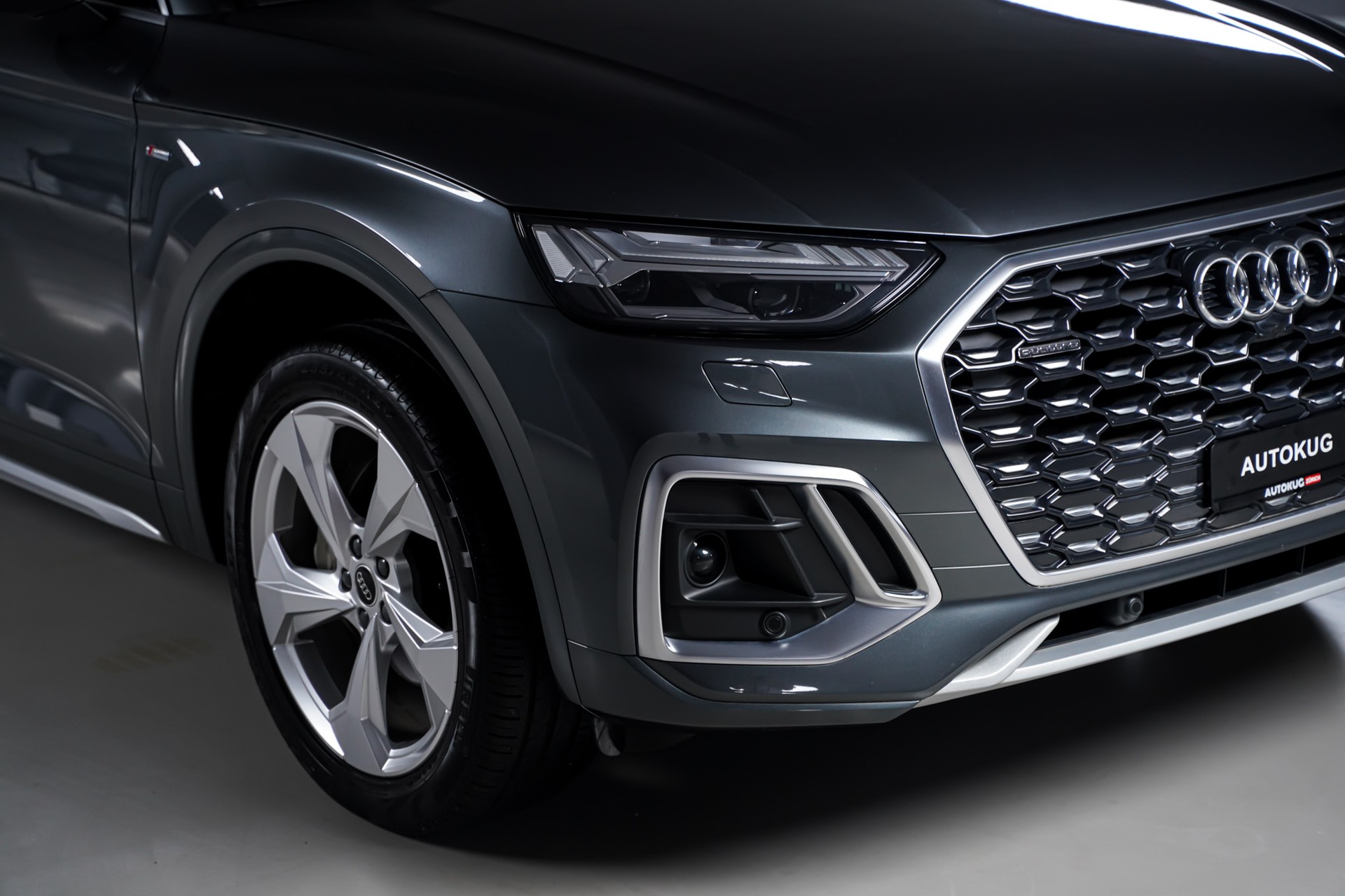 AUDI Q5 Sportback 40 TFSI S line quattro S-tronic-image-3