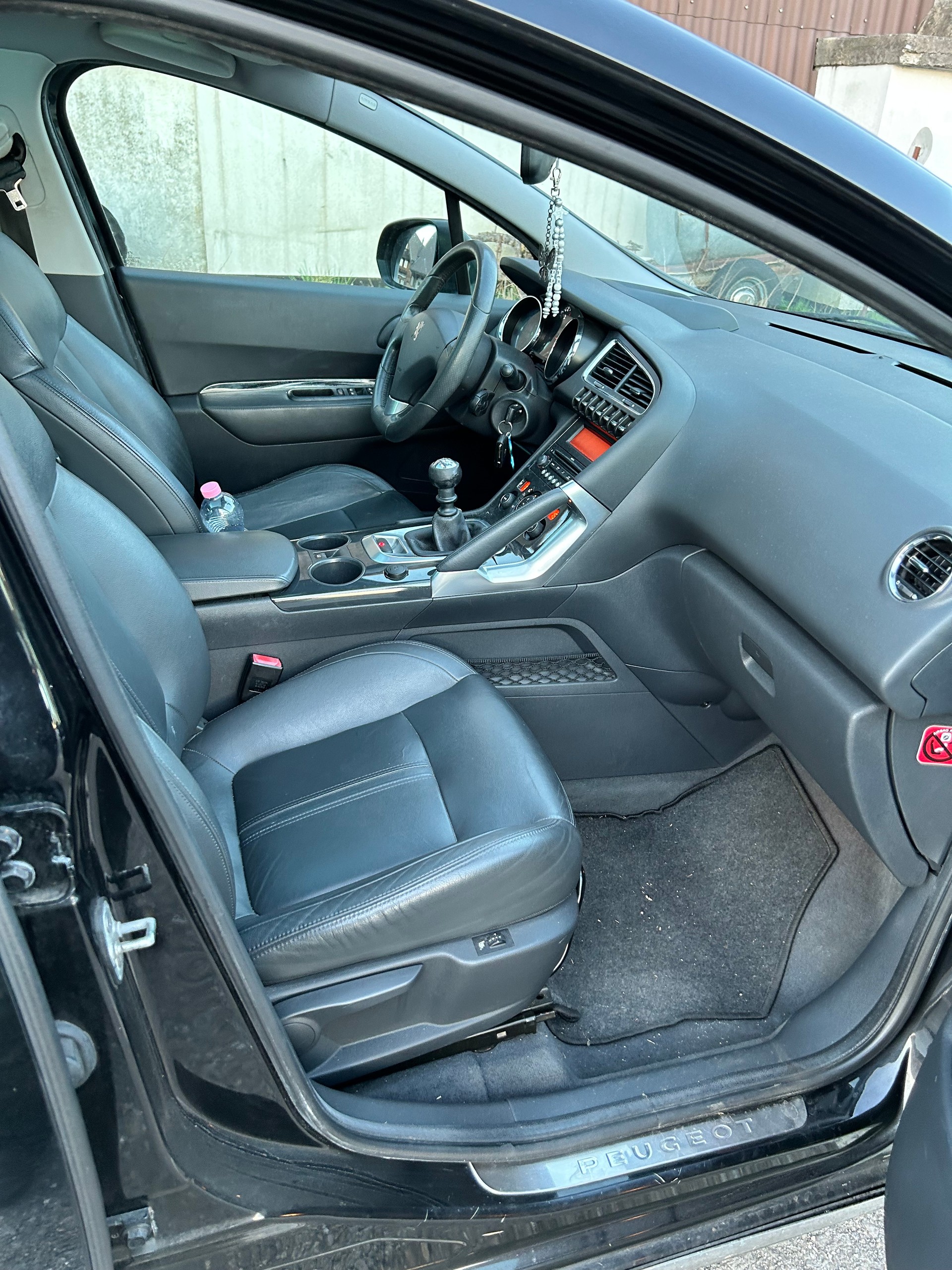 PEUGEOT 3008 1.6 16V VTI Trendy Clim-image-6