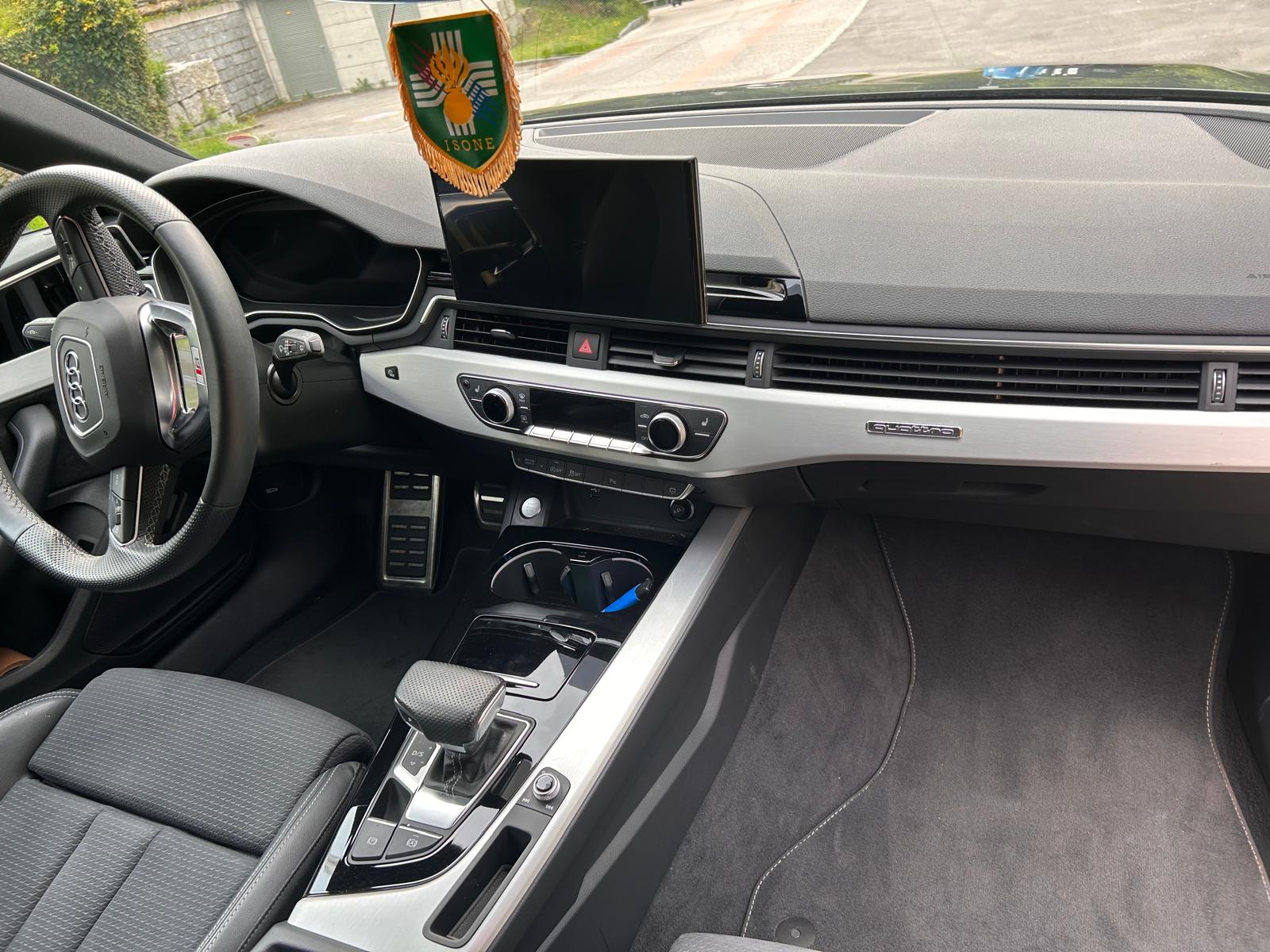 AUDI A4 Avant 40 TDI S line quattro S-tronic-image-4