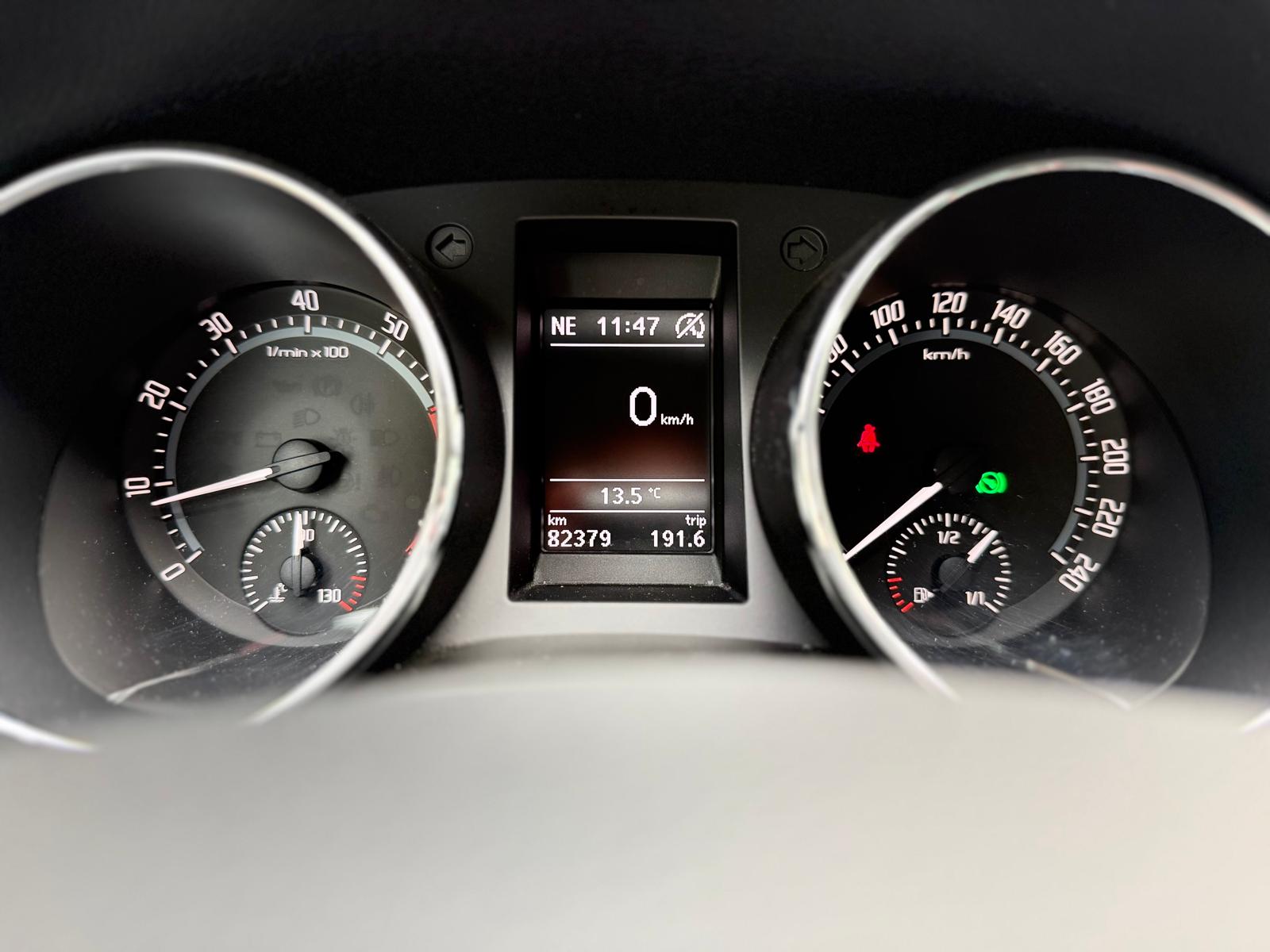 SKODA Yeti 1.4 TSI Monte Carlo 4x4 DSG-image-16