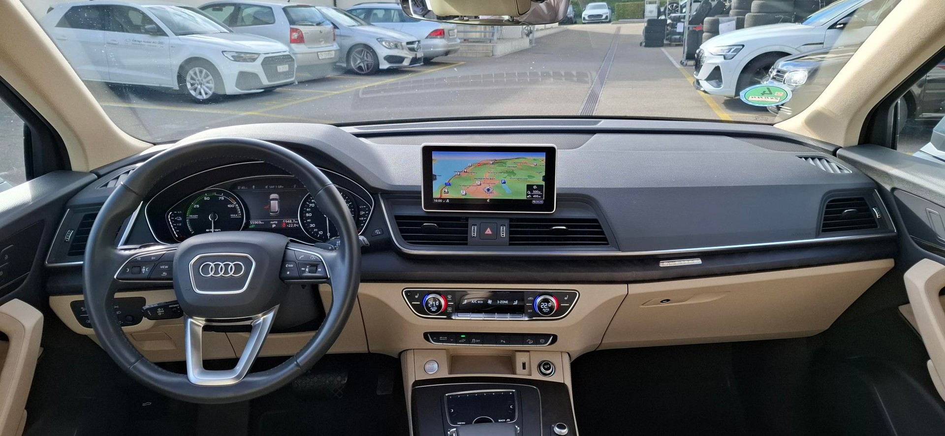 AUDI Q5 55 TFSI e quattro-image-11
