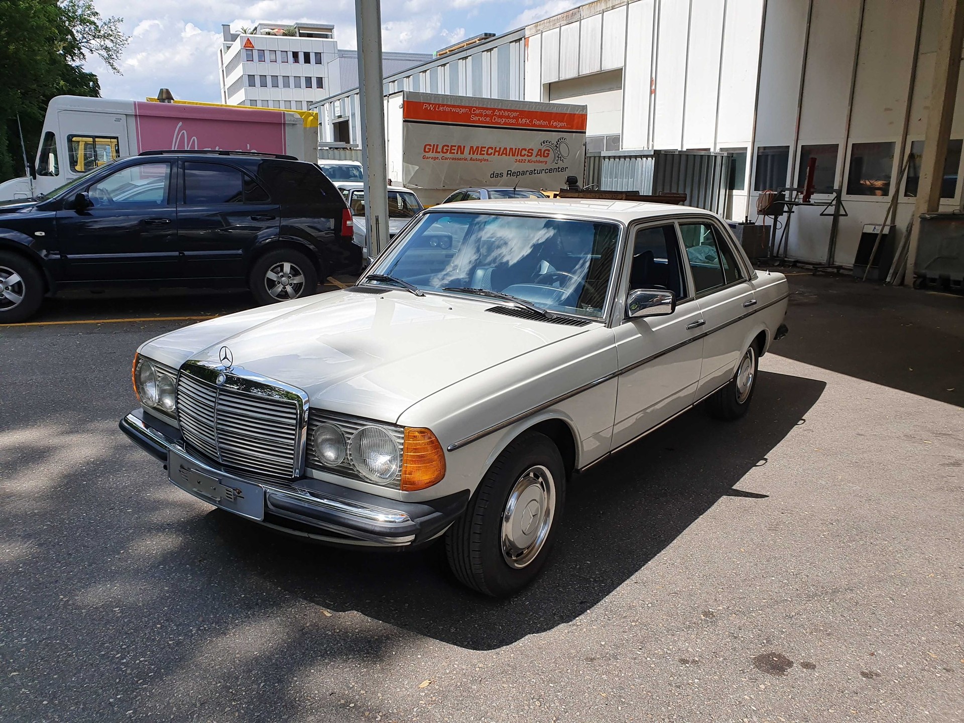 MERCEDES-BENZ 230 W123-image-0