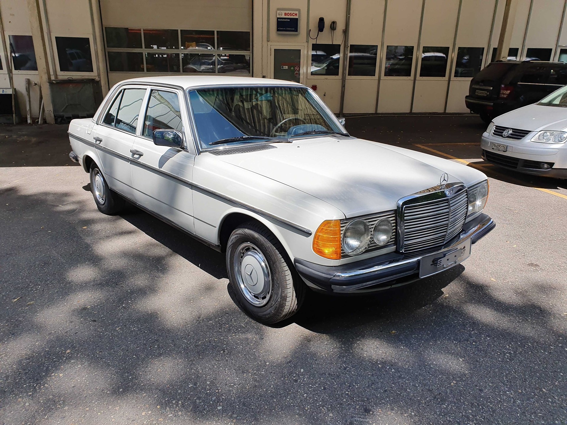 MERCEDES-BENZ 230 W123-image-3