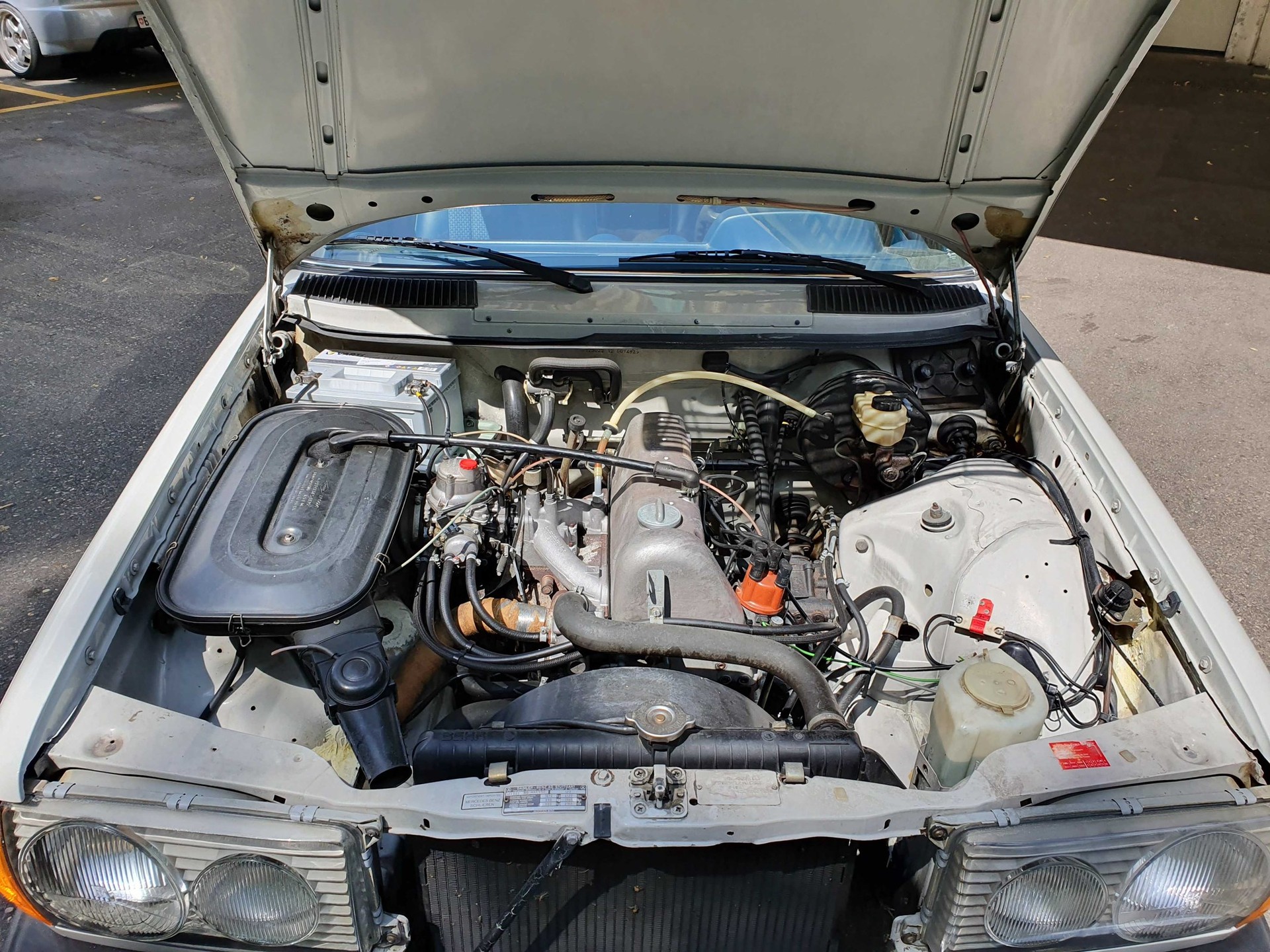 MERCEDES-BENZ 230 W123-image-8