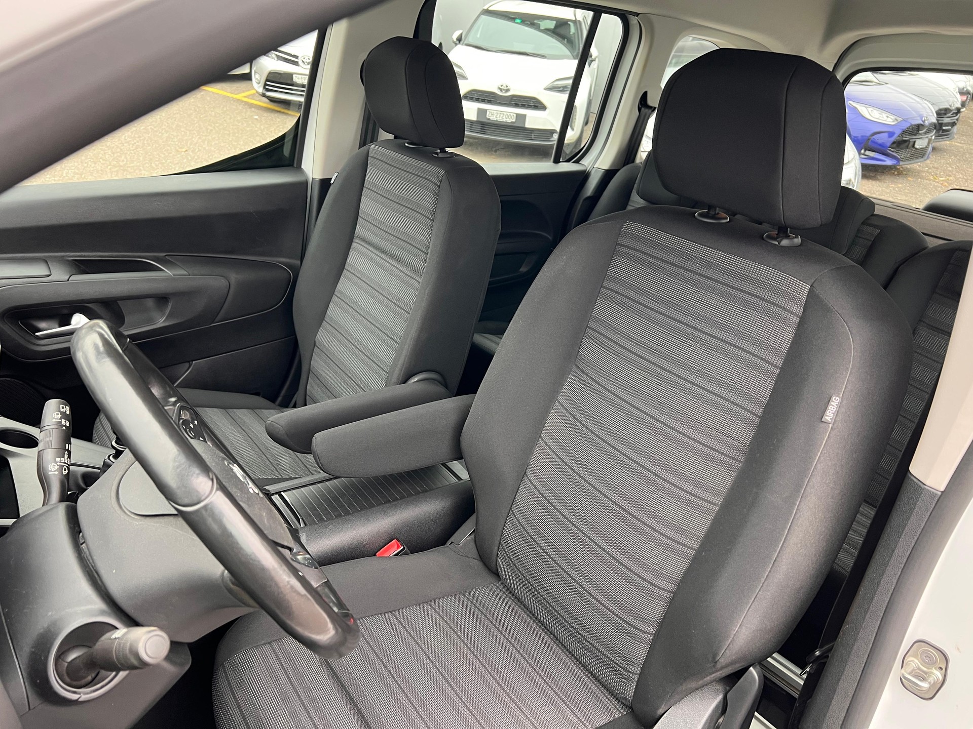 OPEL Combo Life 1.5 D Essentia S/S-image-7