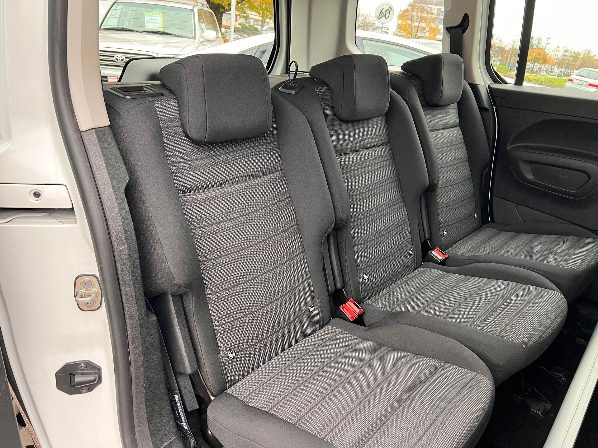 OPEL Combo Life 1.5 D Essentia S/S-image-9