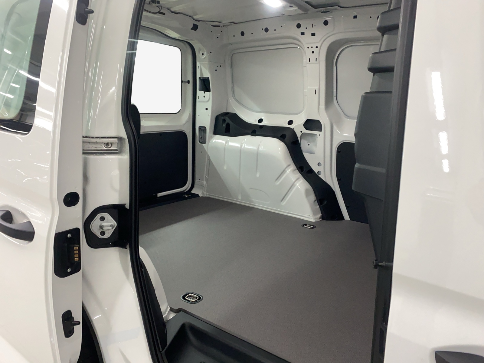 VW Caddy Cargo 1.5 TSI-image-11
