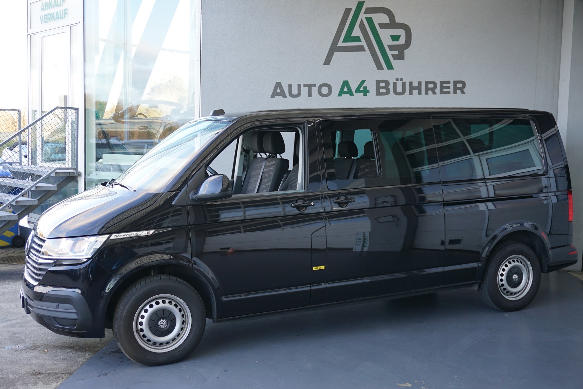 VW T6.1 2.0 TDI 4Motion Caravelle Automat DSG-image-2