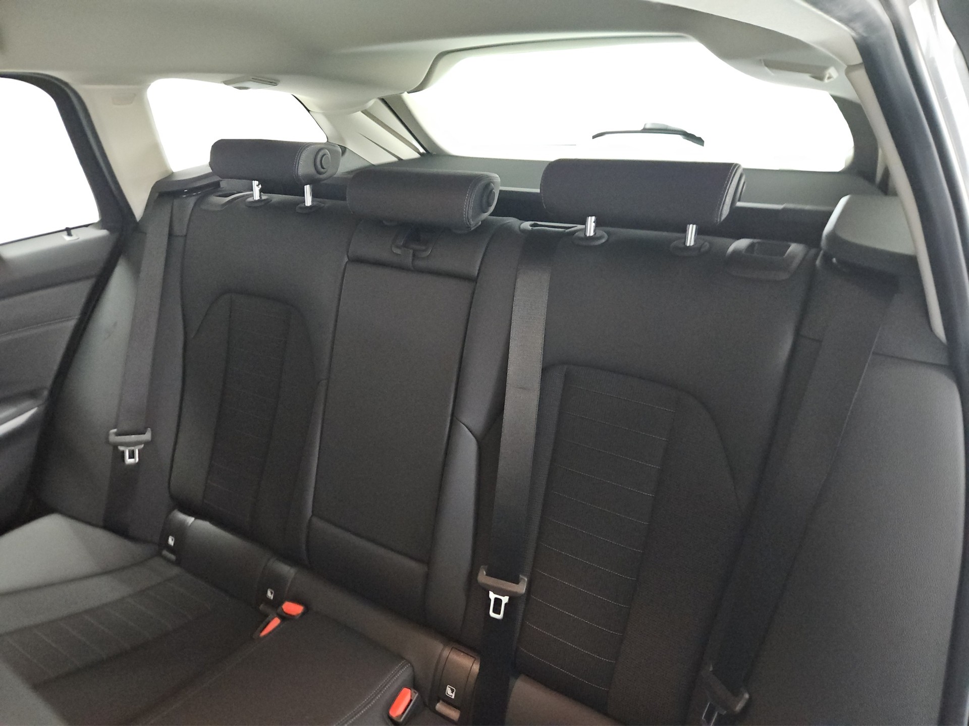 BMW 320d xDrive 48V Touring Steptronic-image-10