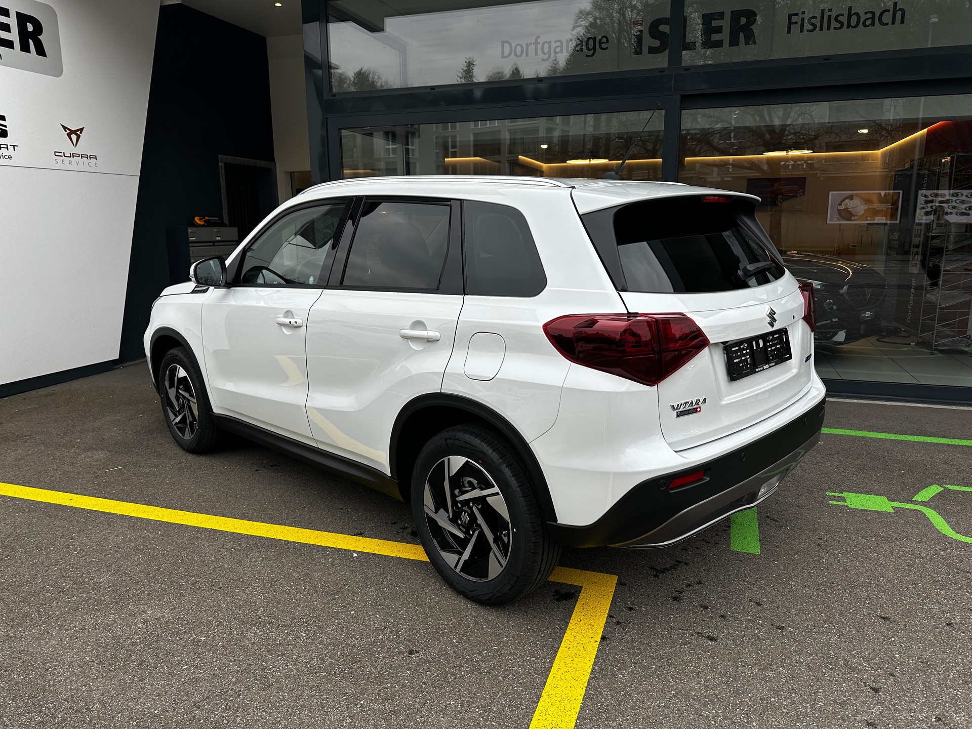 SUZUKI Vitara 1.5 Compact Top Hybrid 4x4-image-3