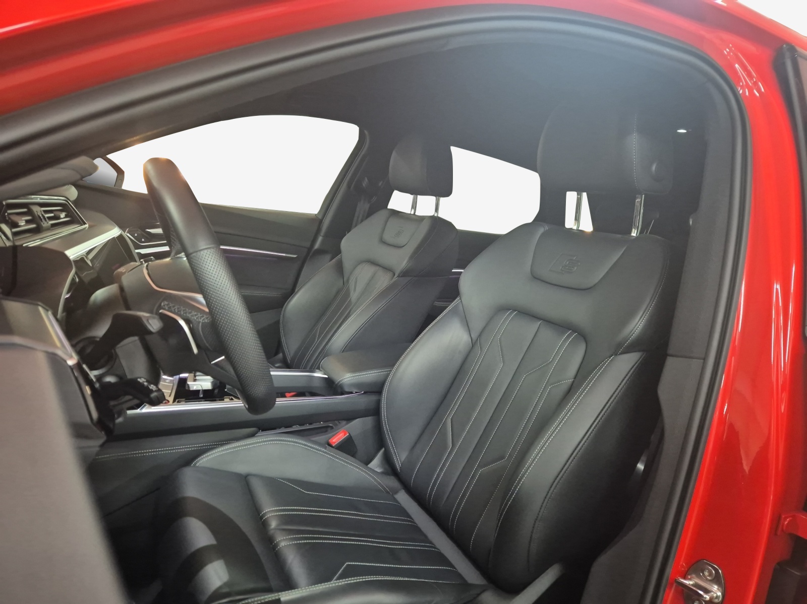 AUDI e-tron S quattro-image-8