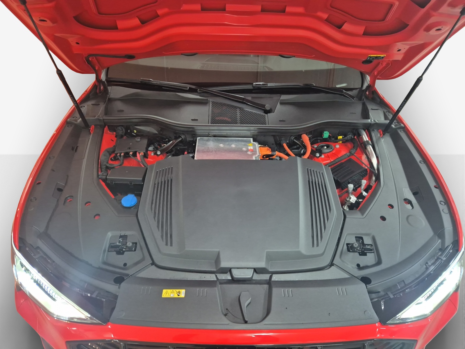 AUDI e-tron S quattro-image-16