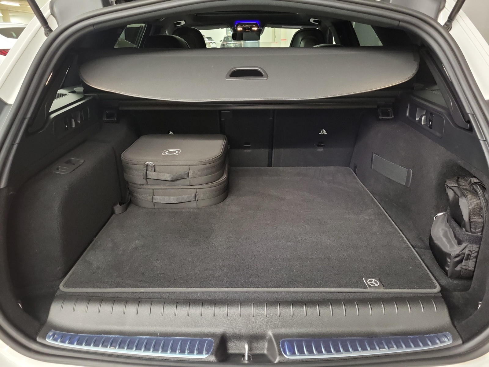 MERCEDES-BENZ C 300 de AMG Line 4Matic T-image-10