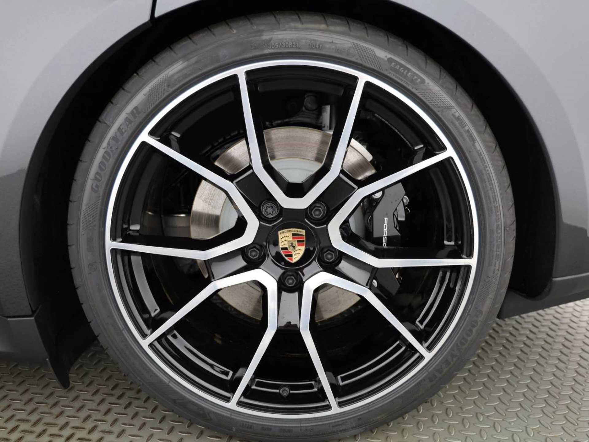PORSCHE Taycan 4S-image-5