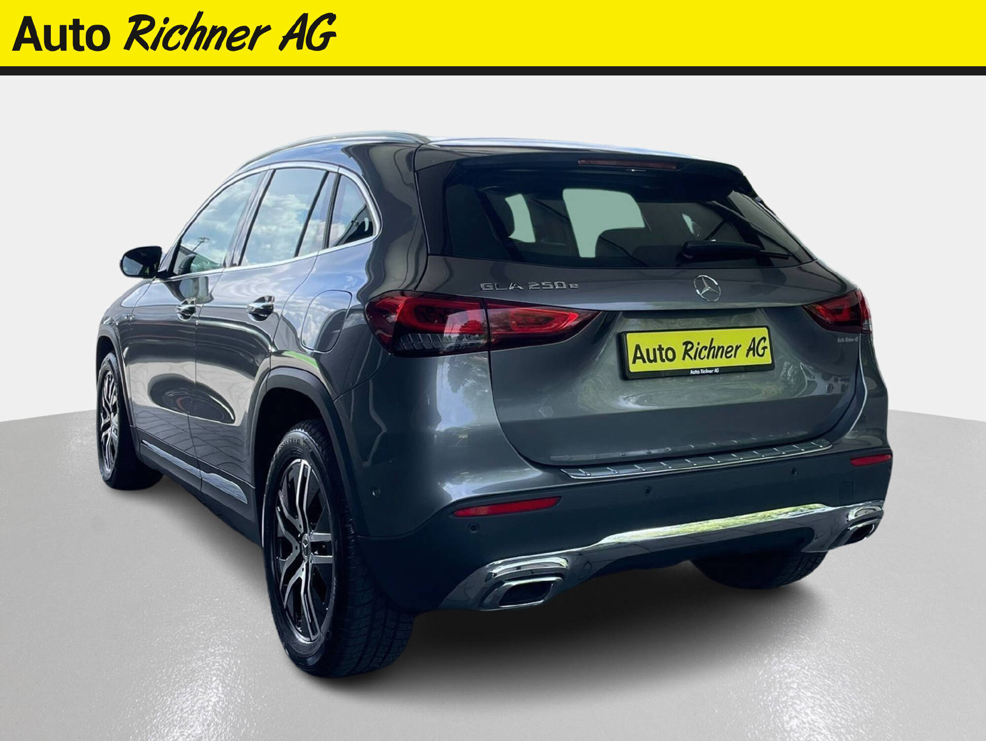 MERCEDES-BENZ GLA 250 e Style-image-4
