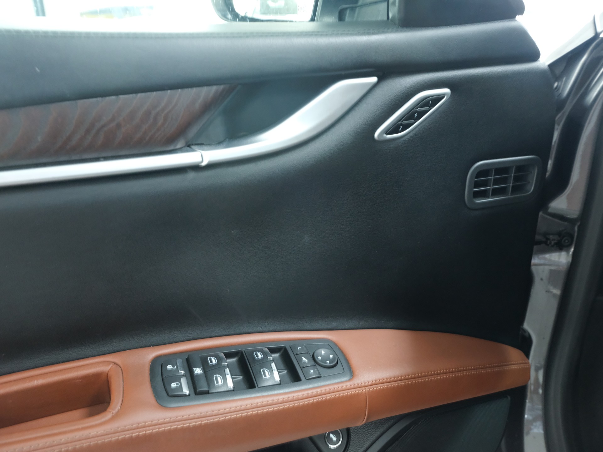 MASERATI Ghibli D 3.0 V6 Automatica-image-11