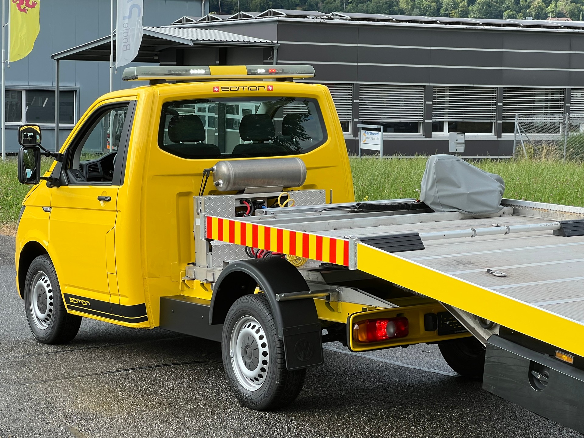 VW 4X4 "BALDINGER ABSCHLEPPER" 2600 KG NUTZLAST "AB MFK" T6 2.0 TDI 4Motion. KANN MIT PERMI B GEFAHREN WERDEN.-image-7