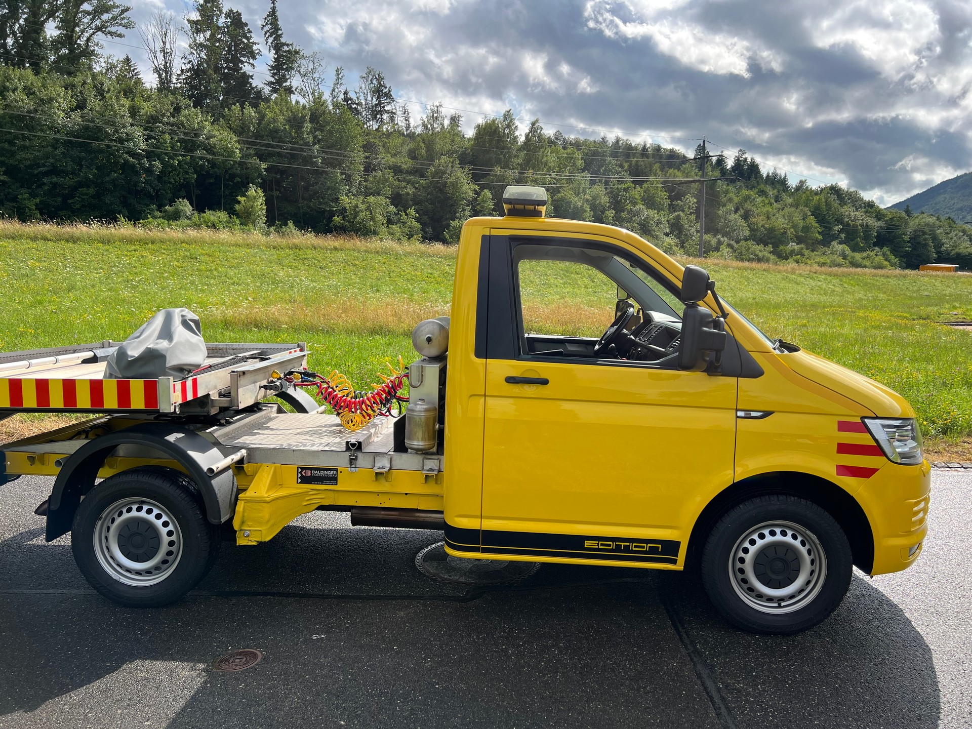 VW 4X4 "BALDINGER ABSCHLEPPER" 2600 KG NUTZLAST "AB MFK" T6 2.0 TDI 4Motion. KANN MIT PERMI B GEFAHREN WERDEN.-image-18