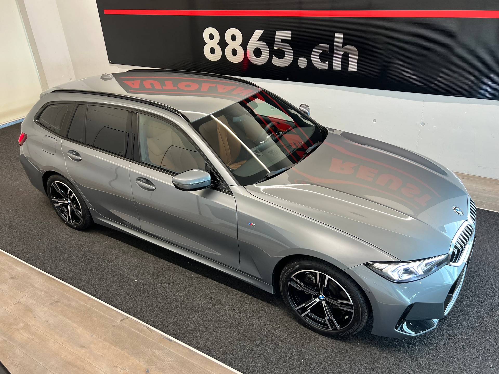 BMW 320d xDrive 48V Touring Steptronic M Sport-image-4