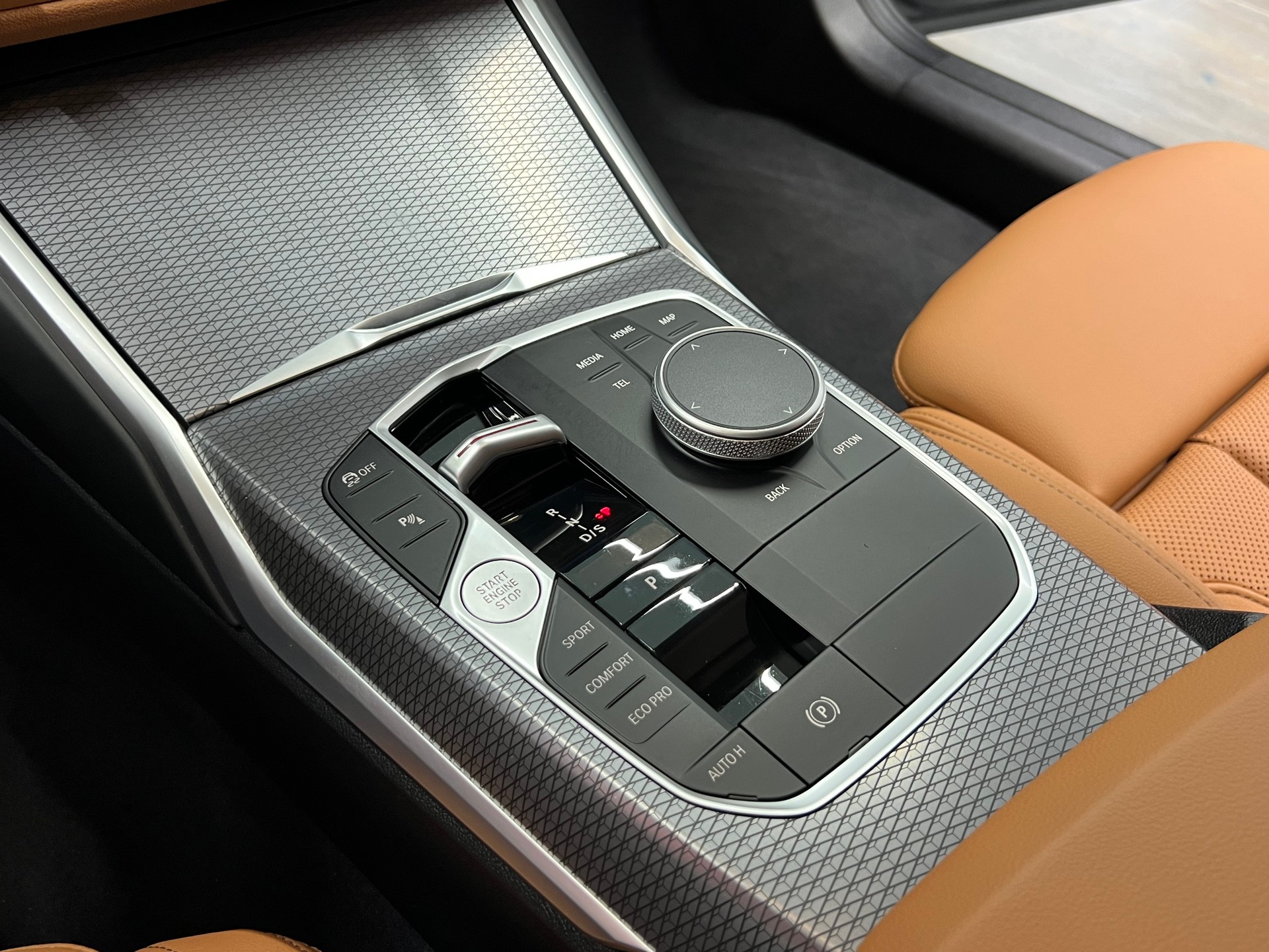 BMW 320d xDrive 48V Touring Steptronic M Sport-image-23