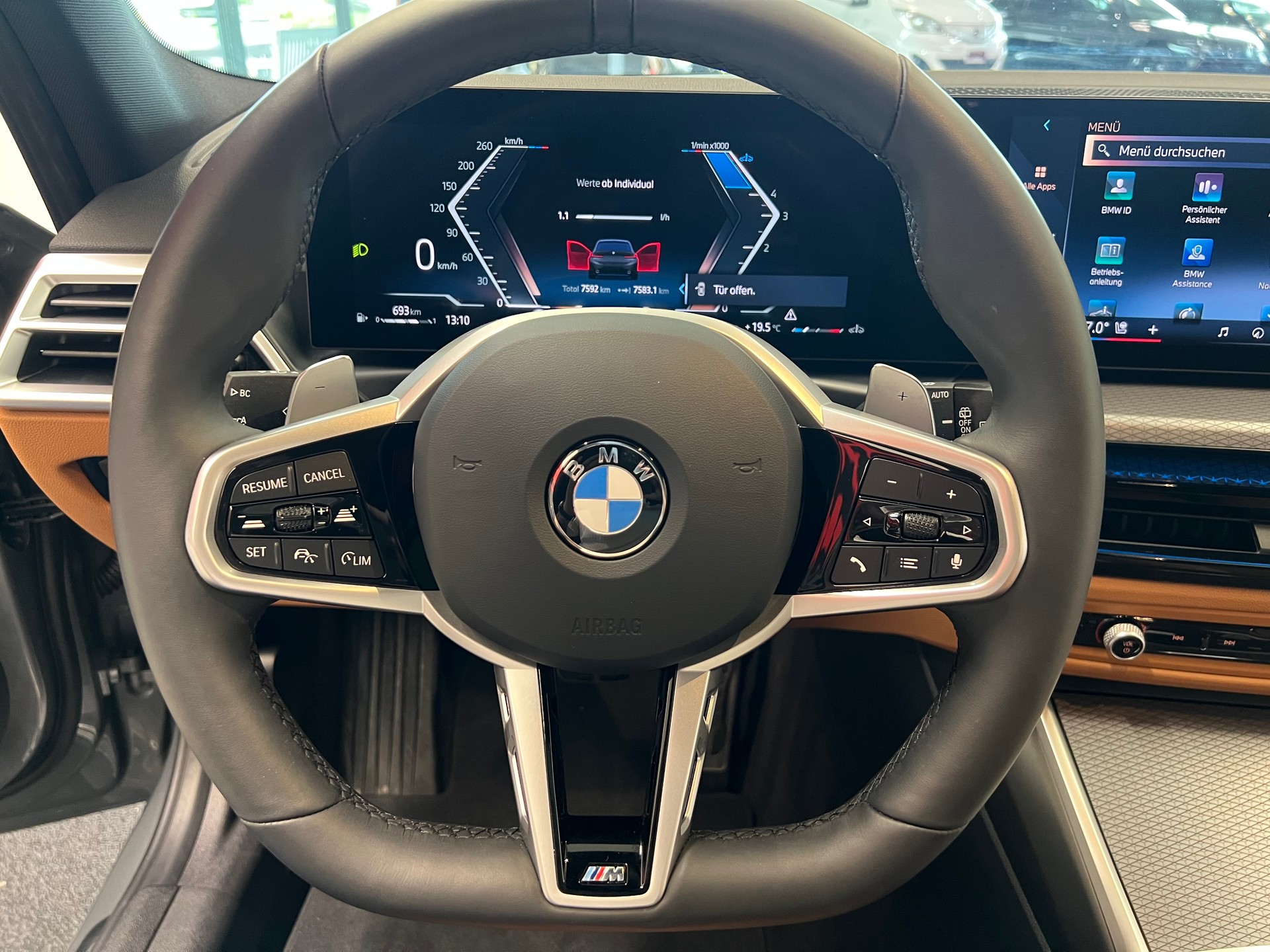 BMW 320d xDrive 48V Touring Steptronic M Sport-image-25