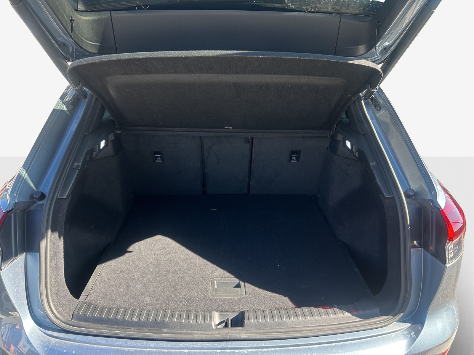 AUDI Q4 e-tron 50 quattro-image-12