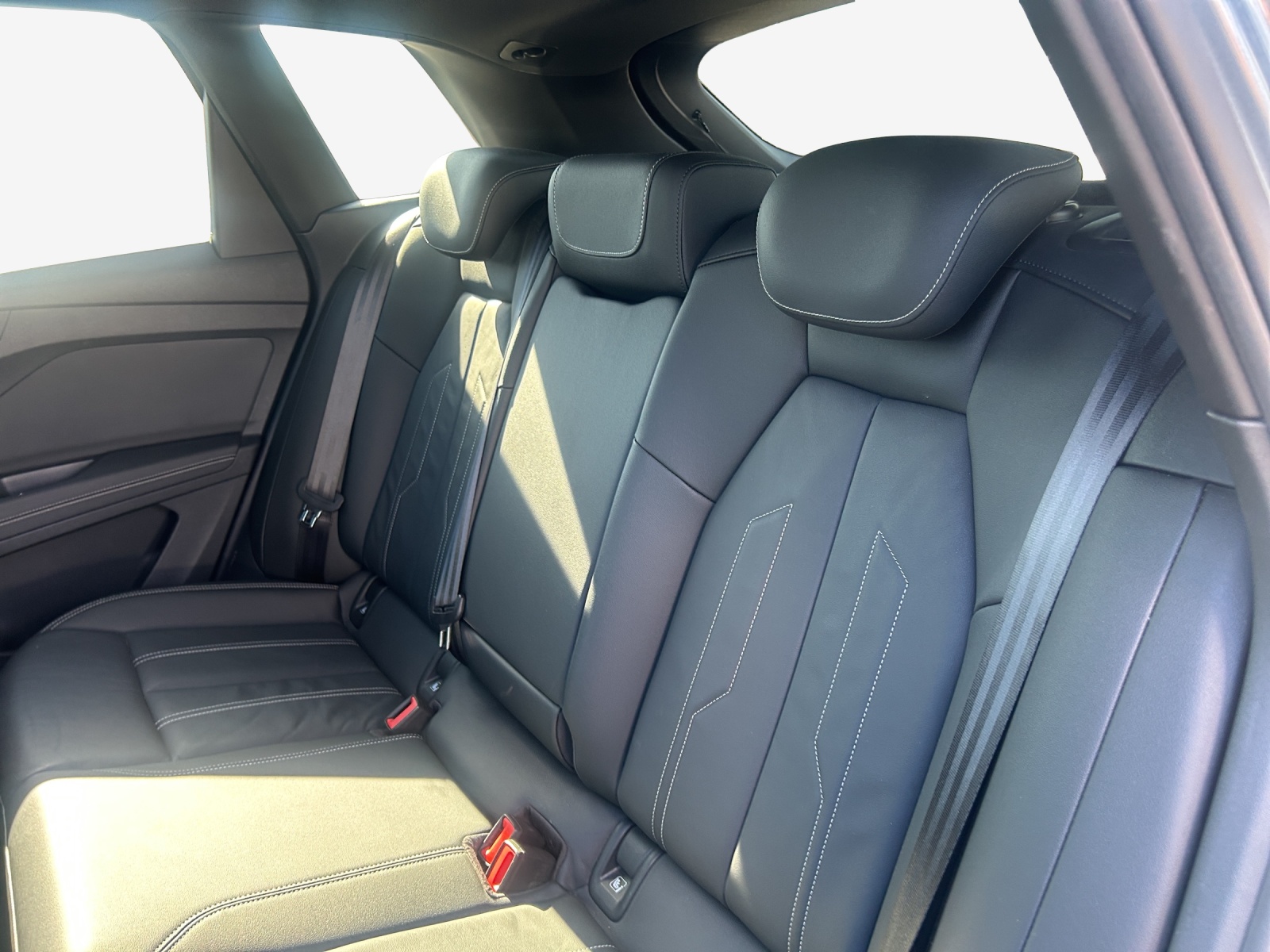 AUDI Q4 e-tron 50 quattro-image-11