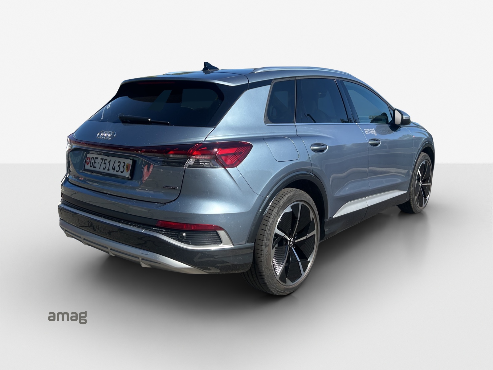 AUDI Q4 e-tron 50 quattro-image-4