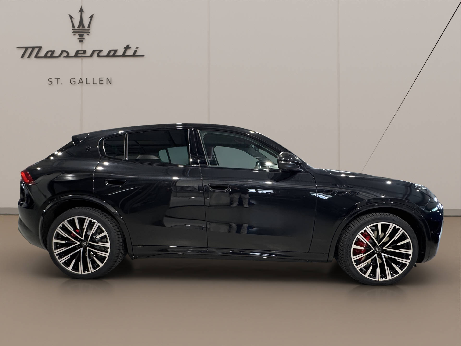 MASERATI Grecale 2.0 Hybrid Modena-image-3